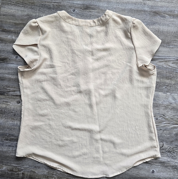 Women's Cream Short Sleeve Top - Picture 2 of 4